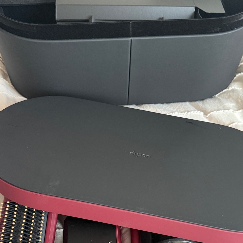 Dyson Airwrap Styler in Berry and Gold - Picture 5 of 5